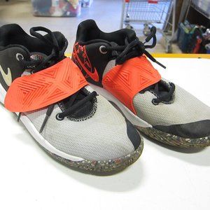 Nike Kyrie Irving Flytrap 3 SE Youth Size 5 Black/Grey/Crimson Athletic Shoe's